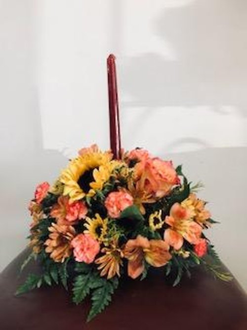 ONE CANDLE CENTERPIECE