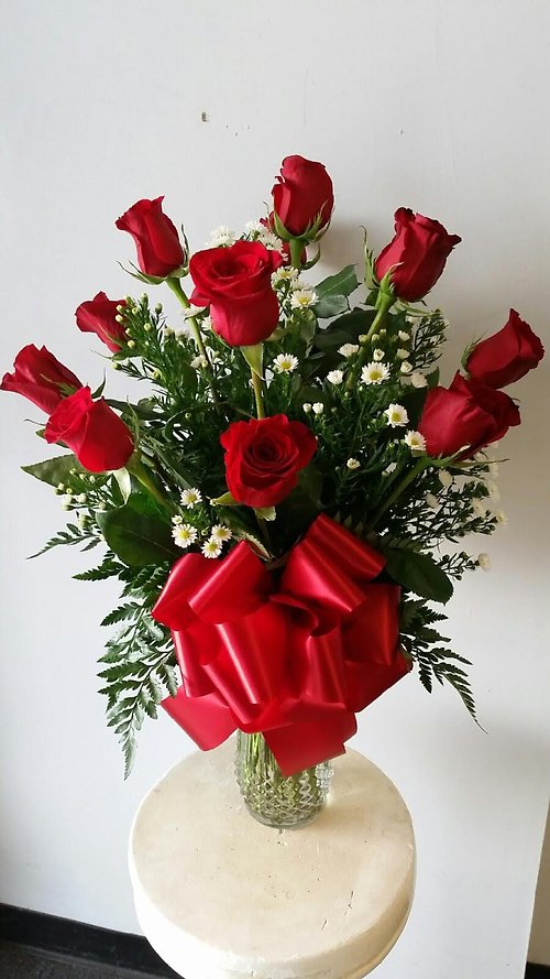 DOZEN RED ROSES