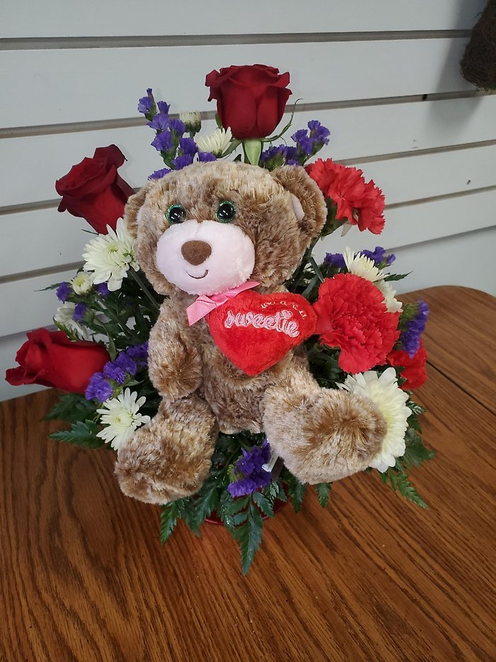 Valentine\'s Day Bear and Flowers